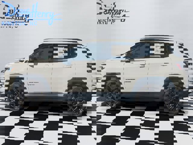 New 2026 Jeep Compass Latitude w/ Sun and Sound Group image 2