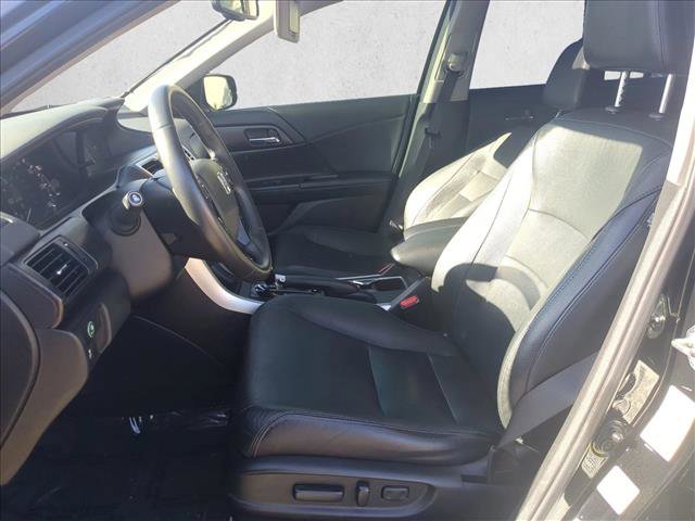 Used 2015 Honda Accord Touring image 17