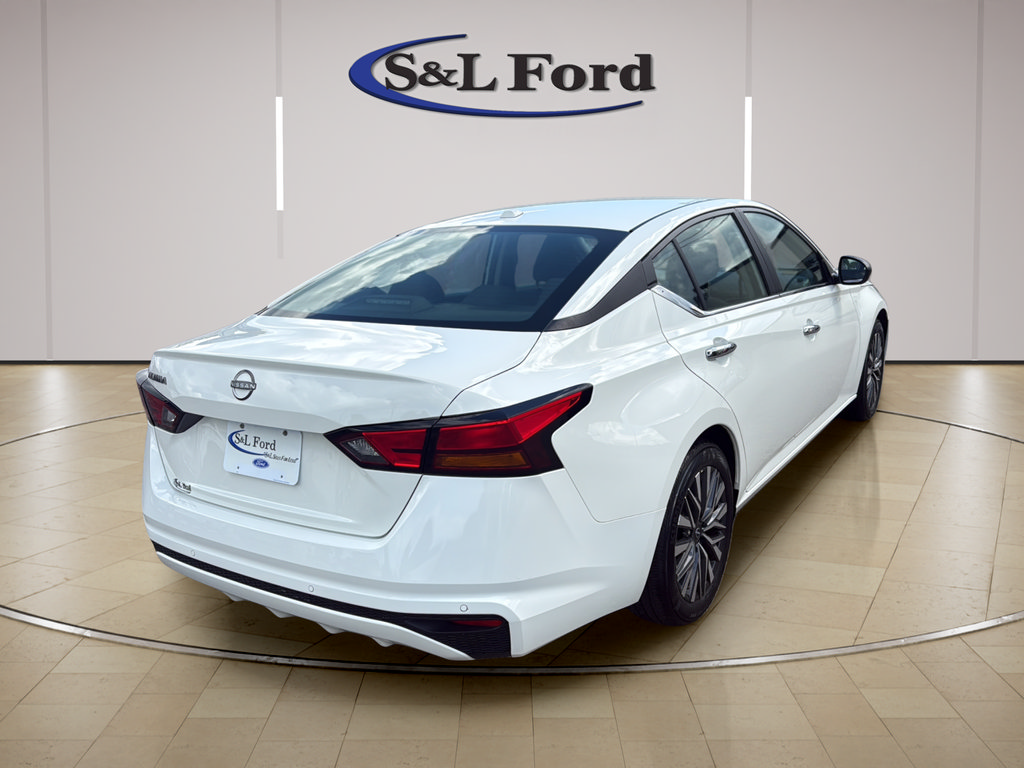 Used 2025 Nissan Altima 2.5 SV FWD image 7