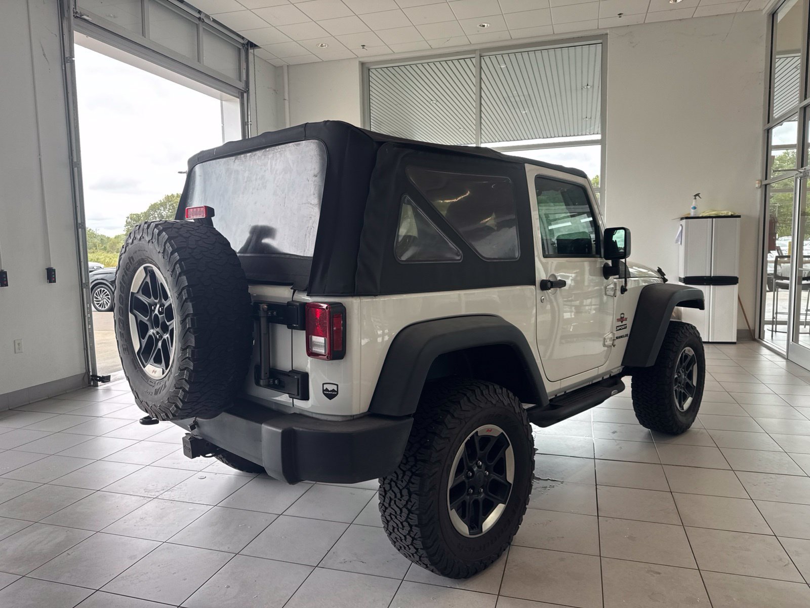 Used 2015 Jeep Wrangler Sport AWD/4WD image 4