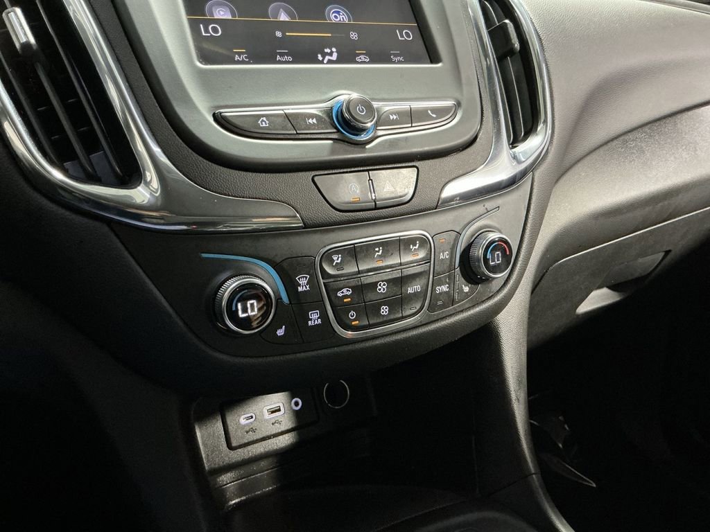 Used 2023 Chevrolet Equinox LT image 29