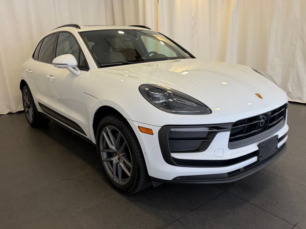 Certified 2023 Porsche Macan AWD/4WD image 7