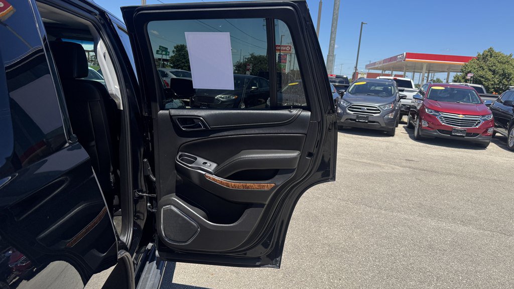 Used 2018 Chevrolet Tahoe Premier w/ RST 6.2L Performance Edition AWD/4WD image 27