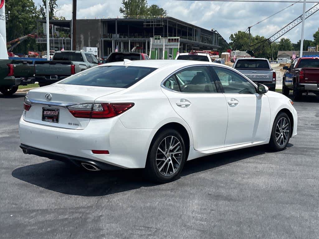Used 2016 Lexus ES 350 w/ Luxury Package w/Wood Trim FWD image 3