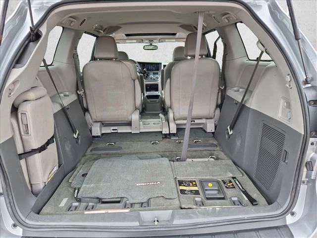 Used 2015 Toyota Sienna XLE FWD image 6