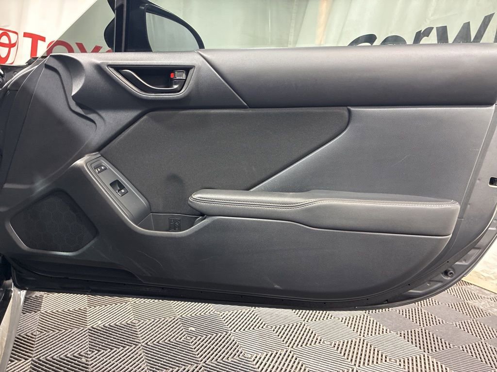 Used 2023 Toyota GR86 w/ ALL Weather Mat Package (TMS) RWD image 11