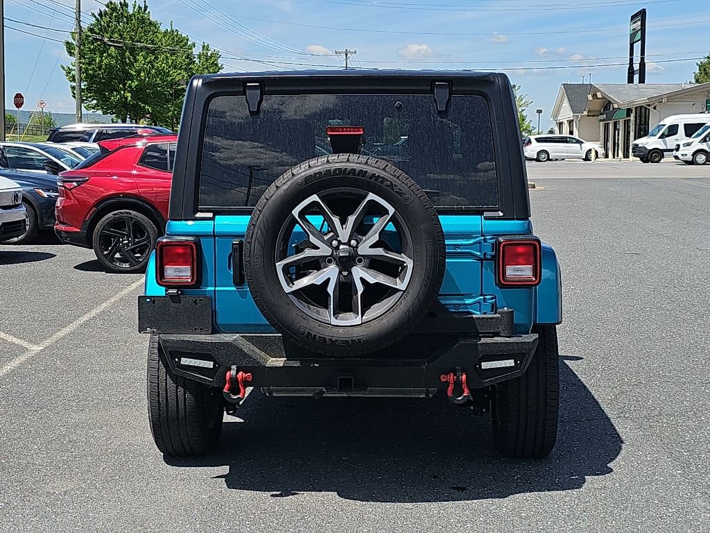 Used 2024 Jeep Wrangler Unlimited w/ Convenience Group AWD/4WD image 5