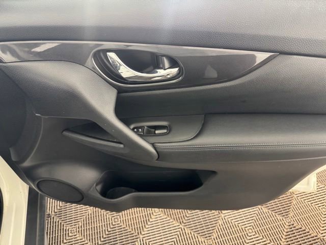 Used 2019 Nissan Rogue SV AWD/4WD image 19