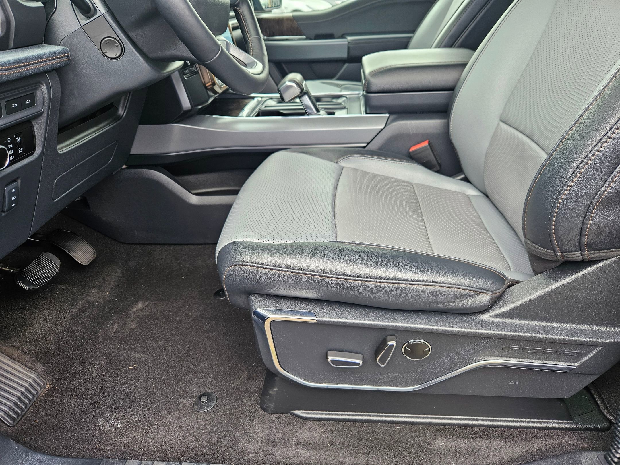 Used 2023 Ford F150 Lightning Lariat w/ Equipment Group 511A High image 12