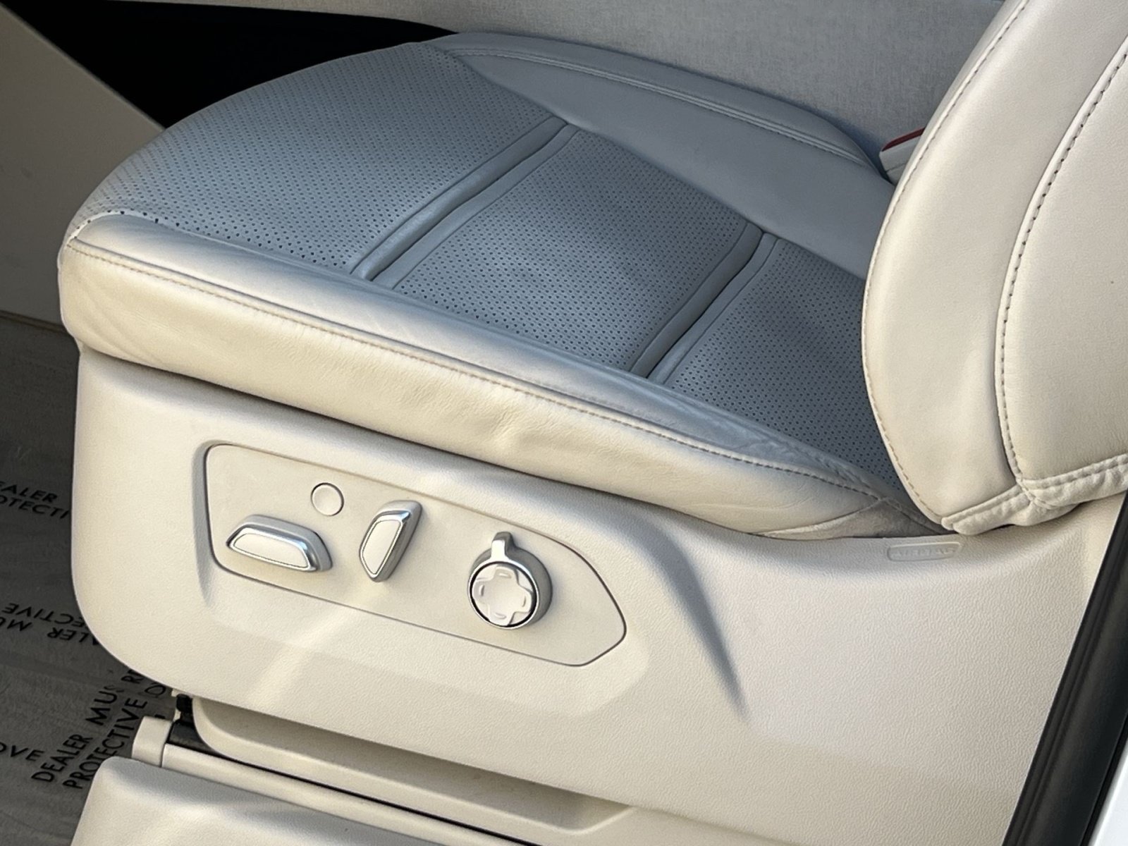 Used 2024 Cadillac Escalade Sport Platinum w/ LPO, Floor Liner Package AWD/4WD image 18