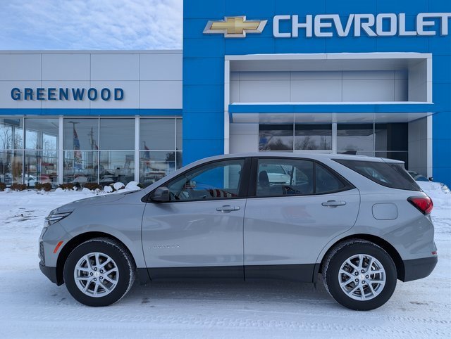 Used 2024 Chevrolet Equinox LS image 2