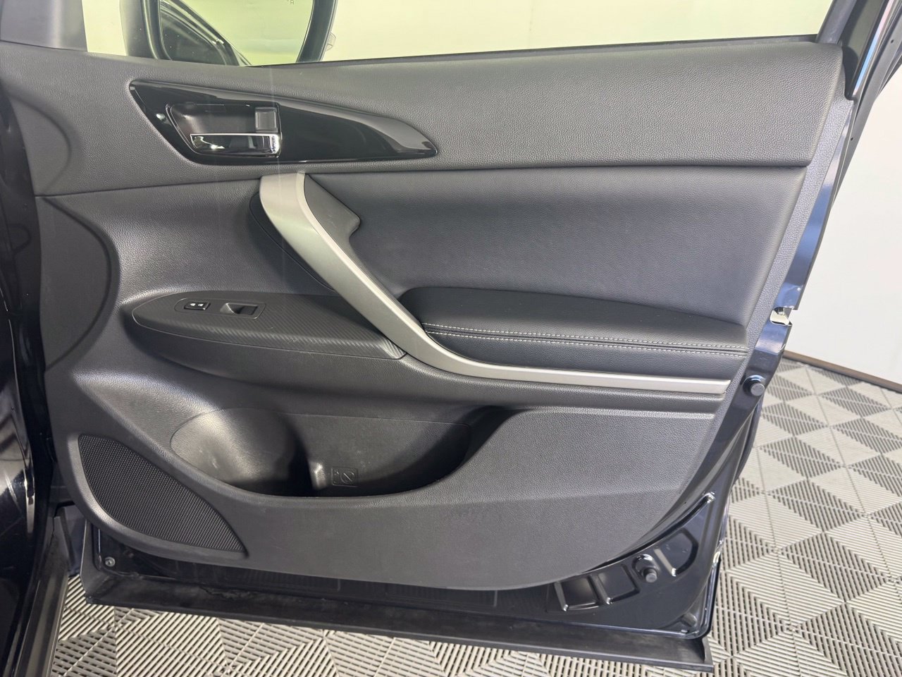Used 2025 Mitsubishi Eclipse Cross SE AWD/4WD image 30