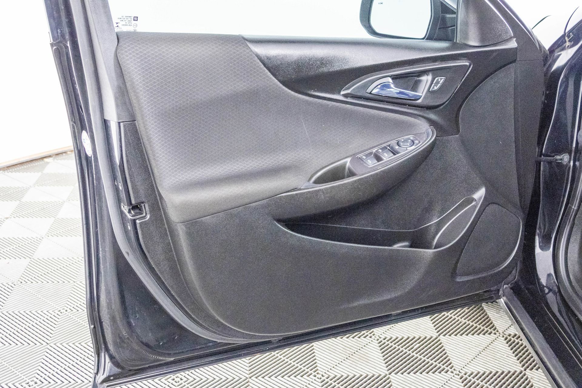 Used 2021 Chevrolet Malibu LT w/ Midnight Edition image 34