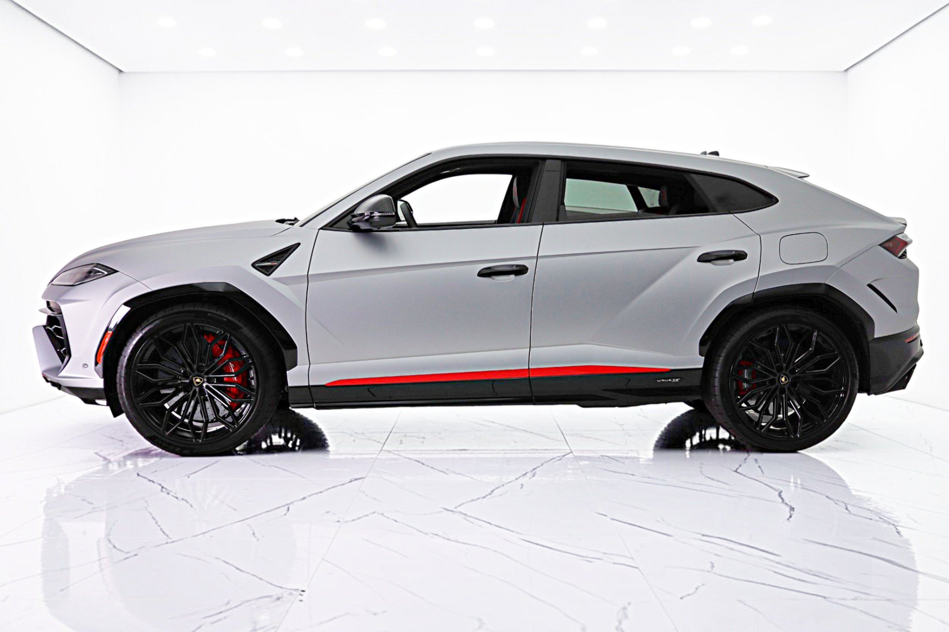 Used 2025 Lamborghini Urus S AWD/4WD image 3