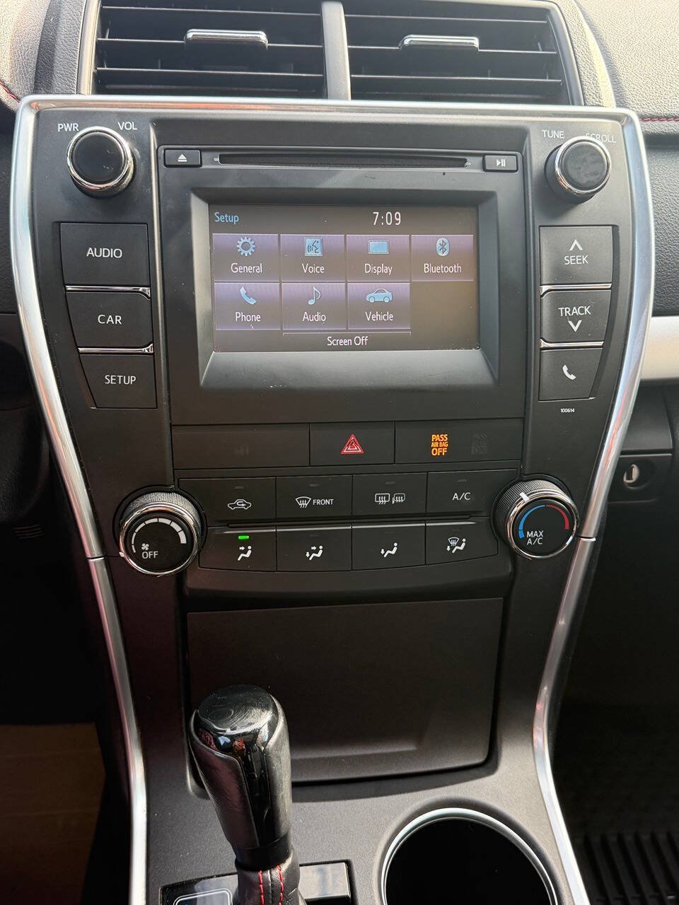 Used 2016 Toyota Camry SE w/ Moonroof Package FWD image 20