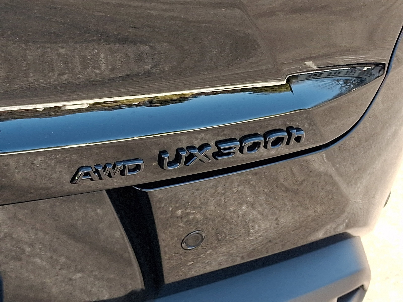 New 2025 Lexus UX 300h AWD image 18