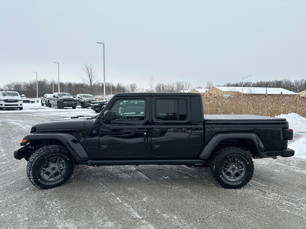 Used 2024 Jeep Gladiator Sport image 8