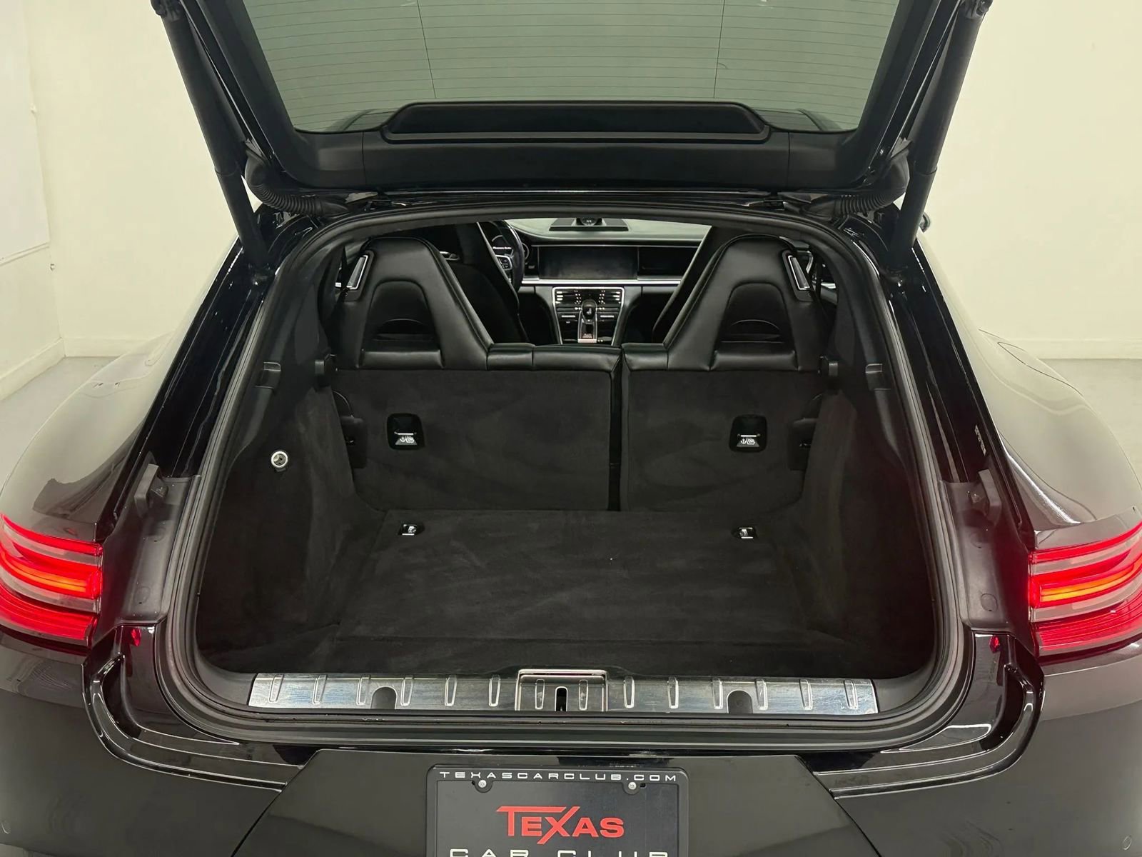 Used 2017 Porsche Panamera Turbo w/ Sport Chrono Package image 40