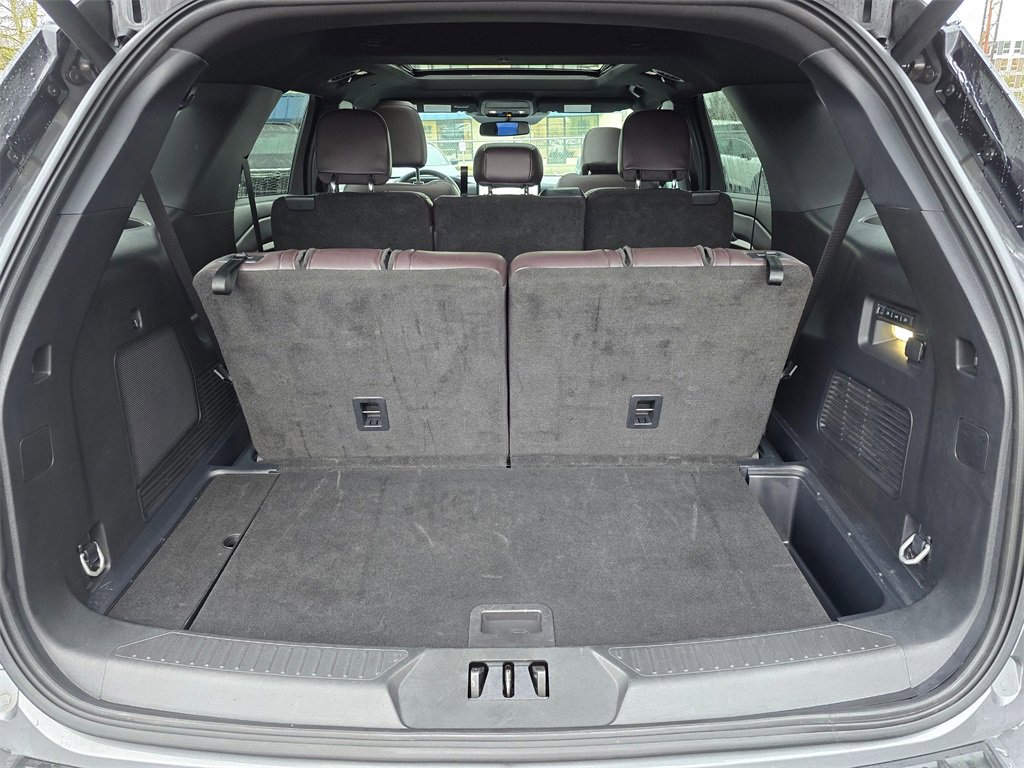 Used 2025 Ford Explorer Platinum image 14