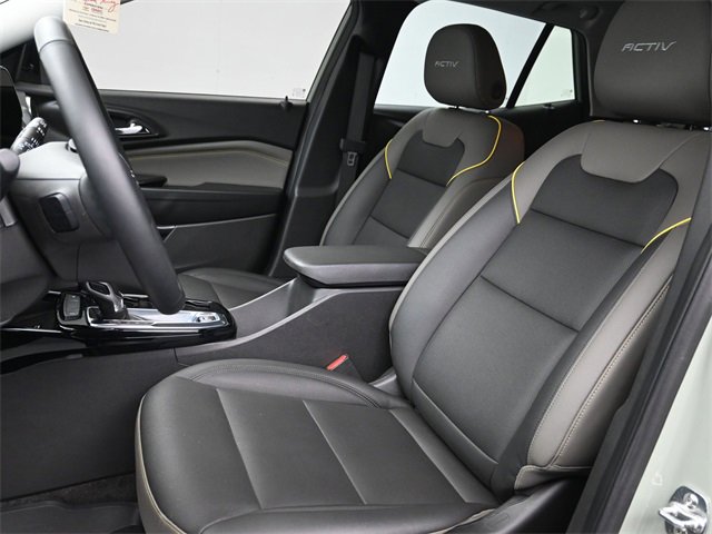 Used 2025 Chevrolet Trax ACTIV w/ Sunroof Package image 10