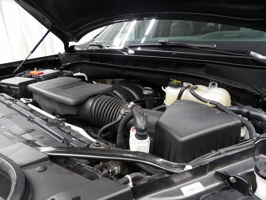 Used 2025 GMC Yukon XL AT4 AWD/4WD image 27