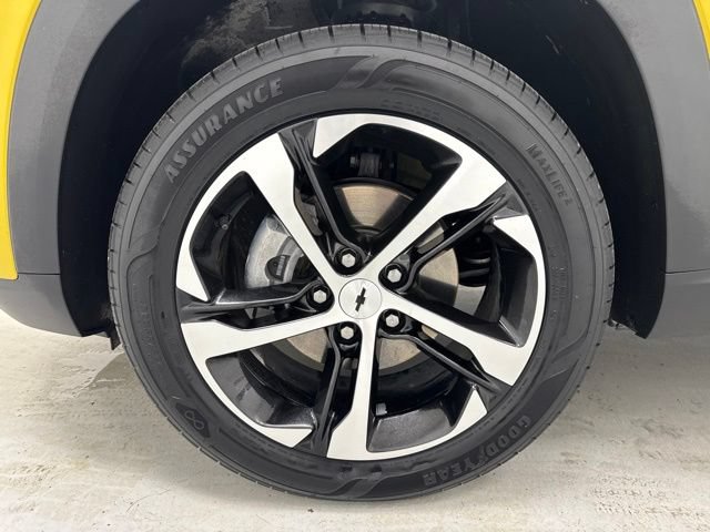 Used 2024 Chevrolet Trax RS w/ Sunroof Package FWD image 35