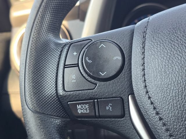 Used 2018 Toyota RAV4 LE w/ All Weather Liner Package AWD/4WD image 23