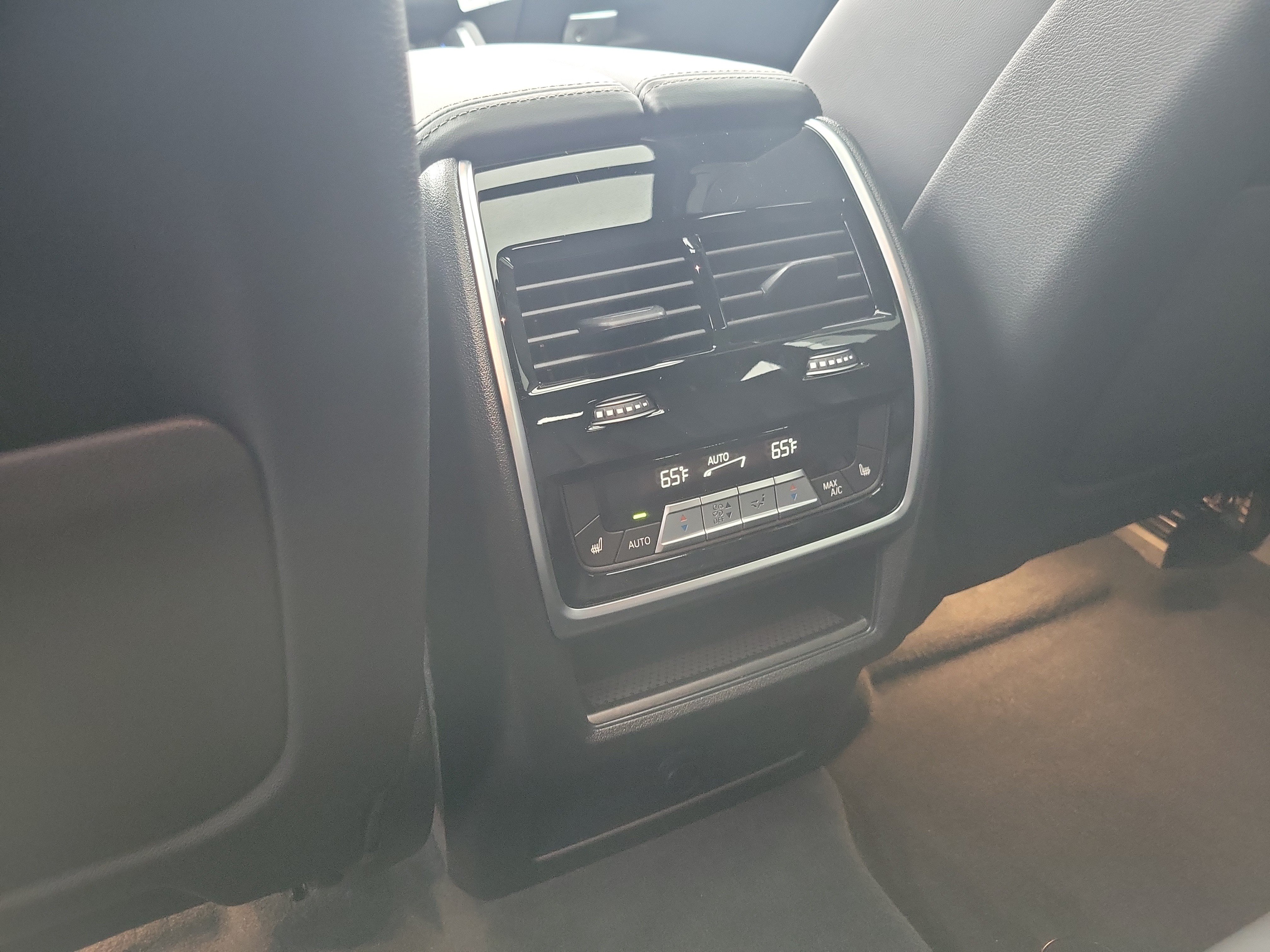 New 2027 BMW X6 M60i AWD/4WD image 23