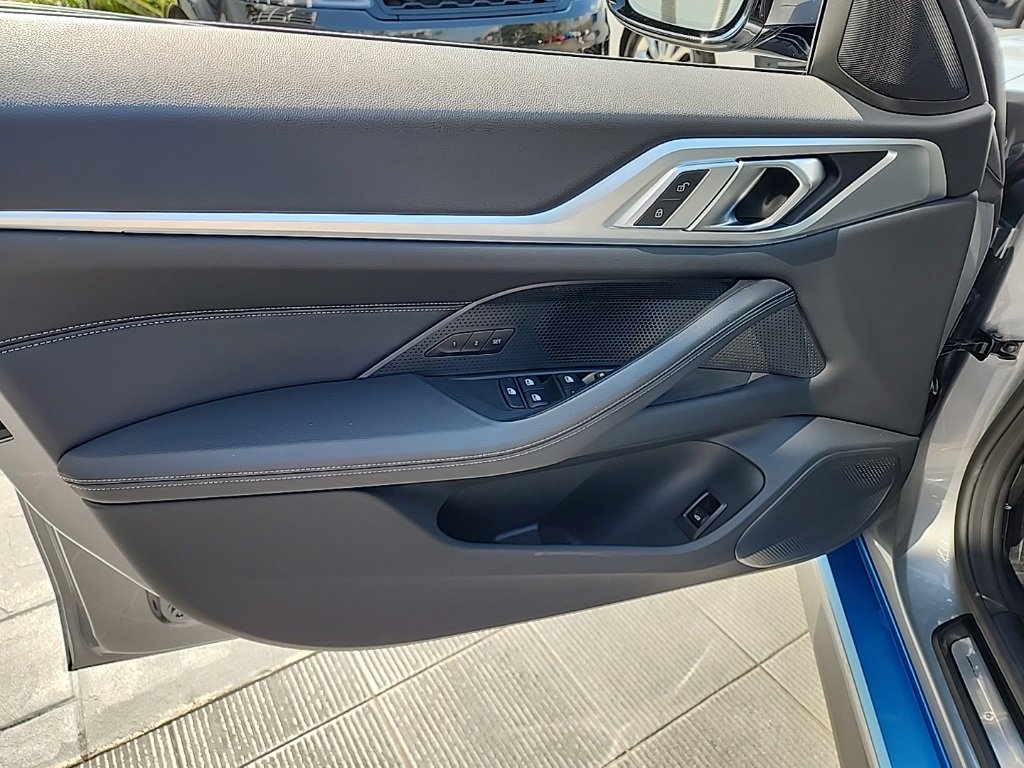 Used 2024 BMW i4 eDrive40 image 27