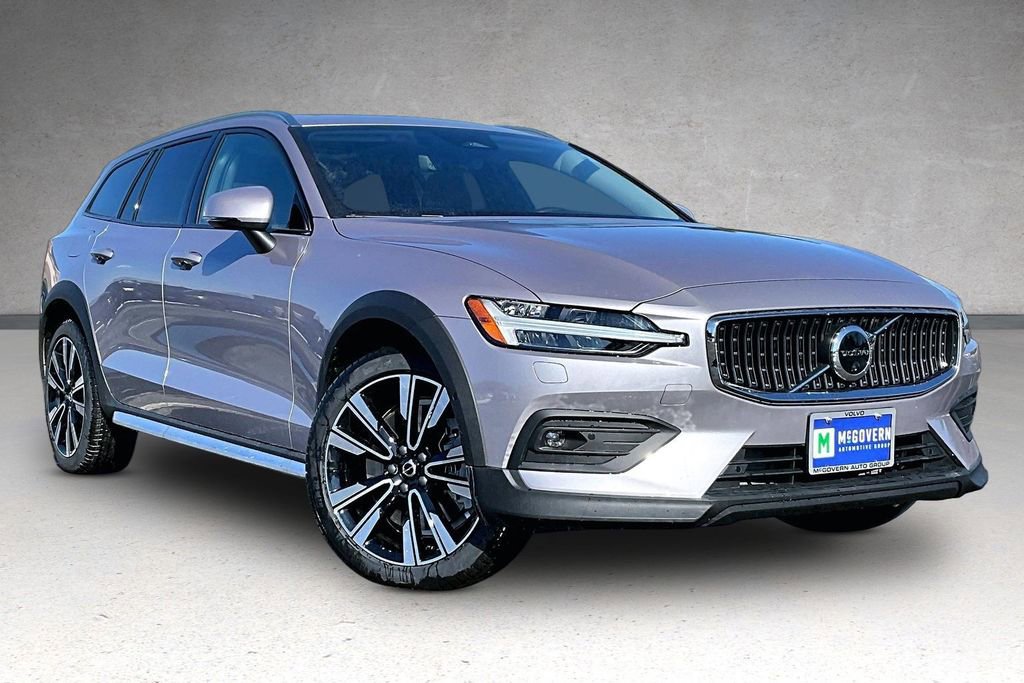 New 2026 Volvo V60 B5 Cross Country Ultra w/ Protection Package Premier image 2