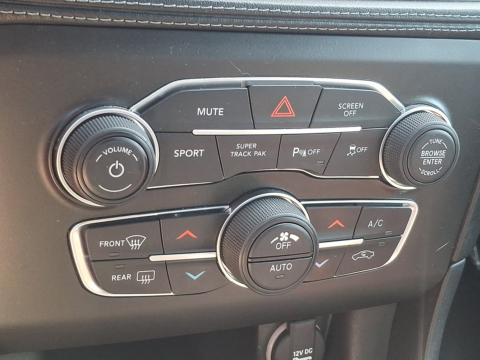 Used 2022 Dodge Charger SXT w/ Plus Group AWD/4WD image 15