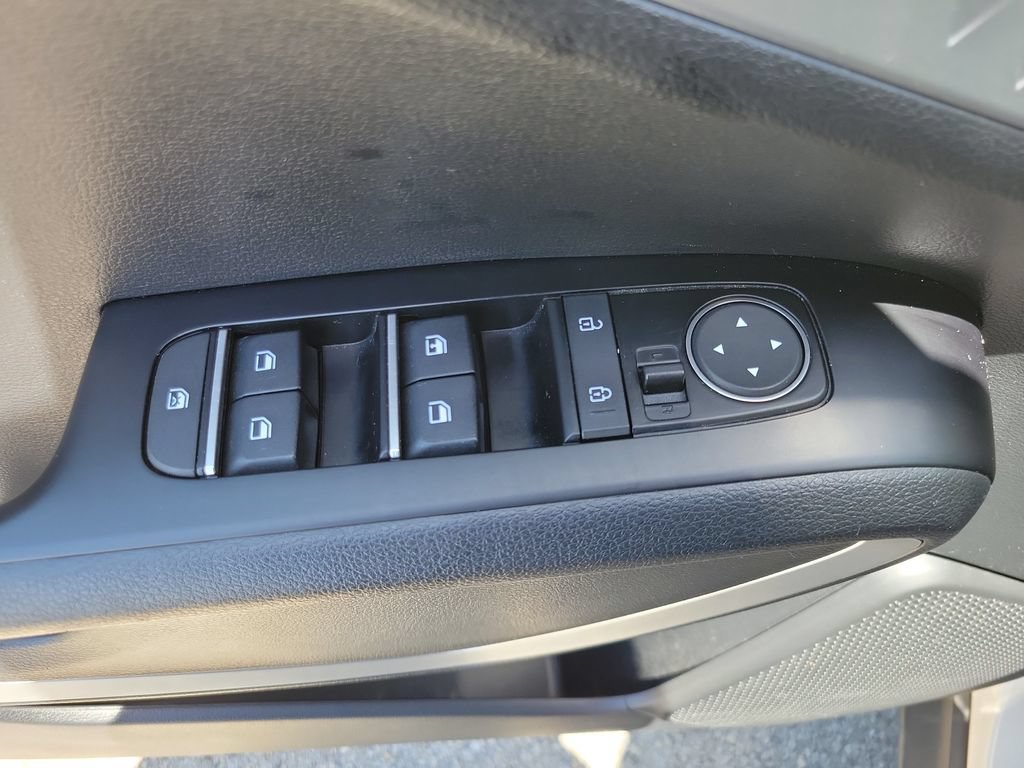Certified 2022 Kia Soul LX FWD image 16