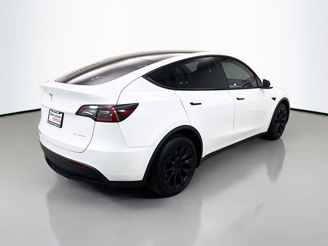 Used 2022 Tesla Model Y Long Range AWD/4WD image 7