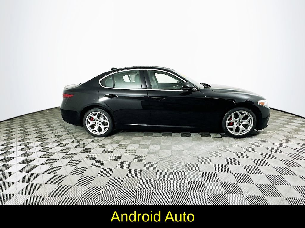 Used 2020 Alfa Romeo Giulia Ti w/ Active Blind Spot Package image 11