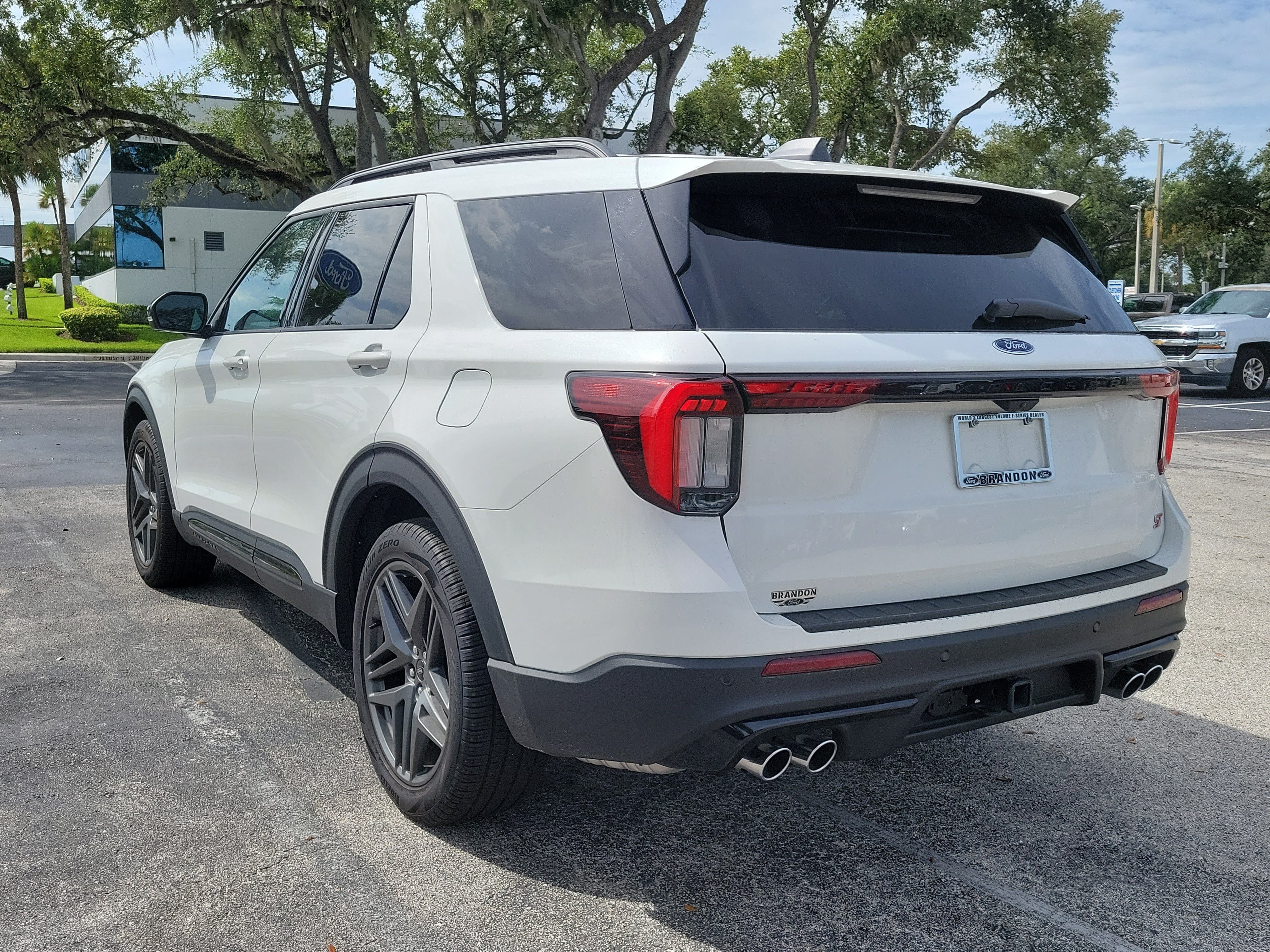 Certified 2025 Ford Explorer ST AWD/4WD image 7