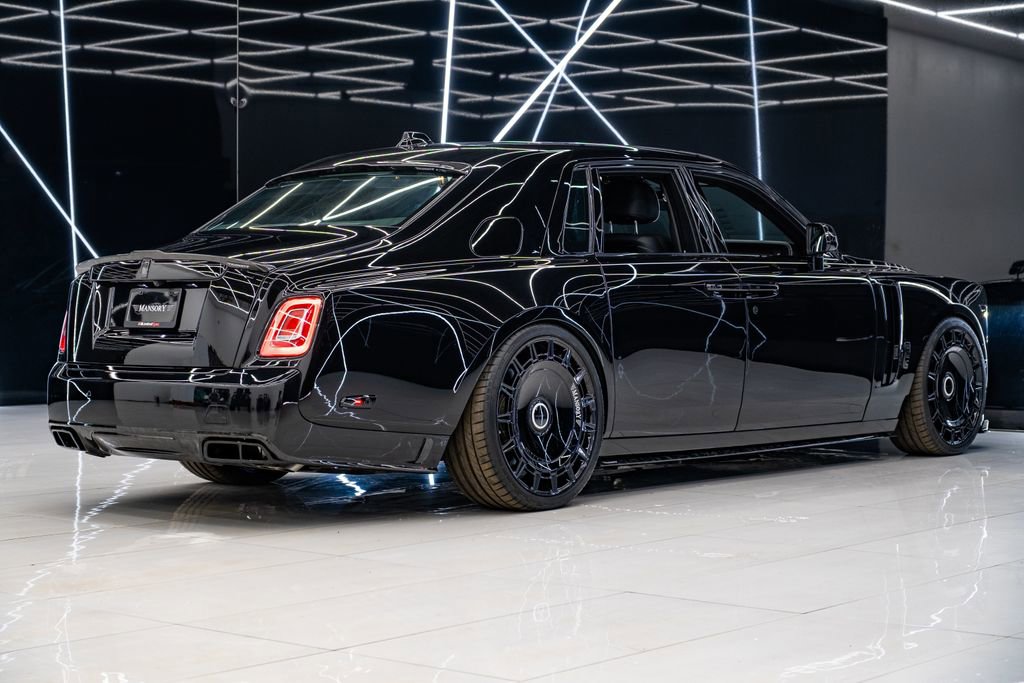 Used 2026 Rolls-Royce Phantom Sedan image 19