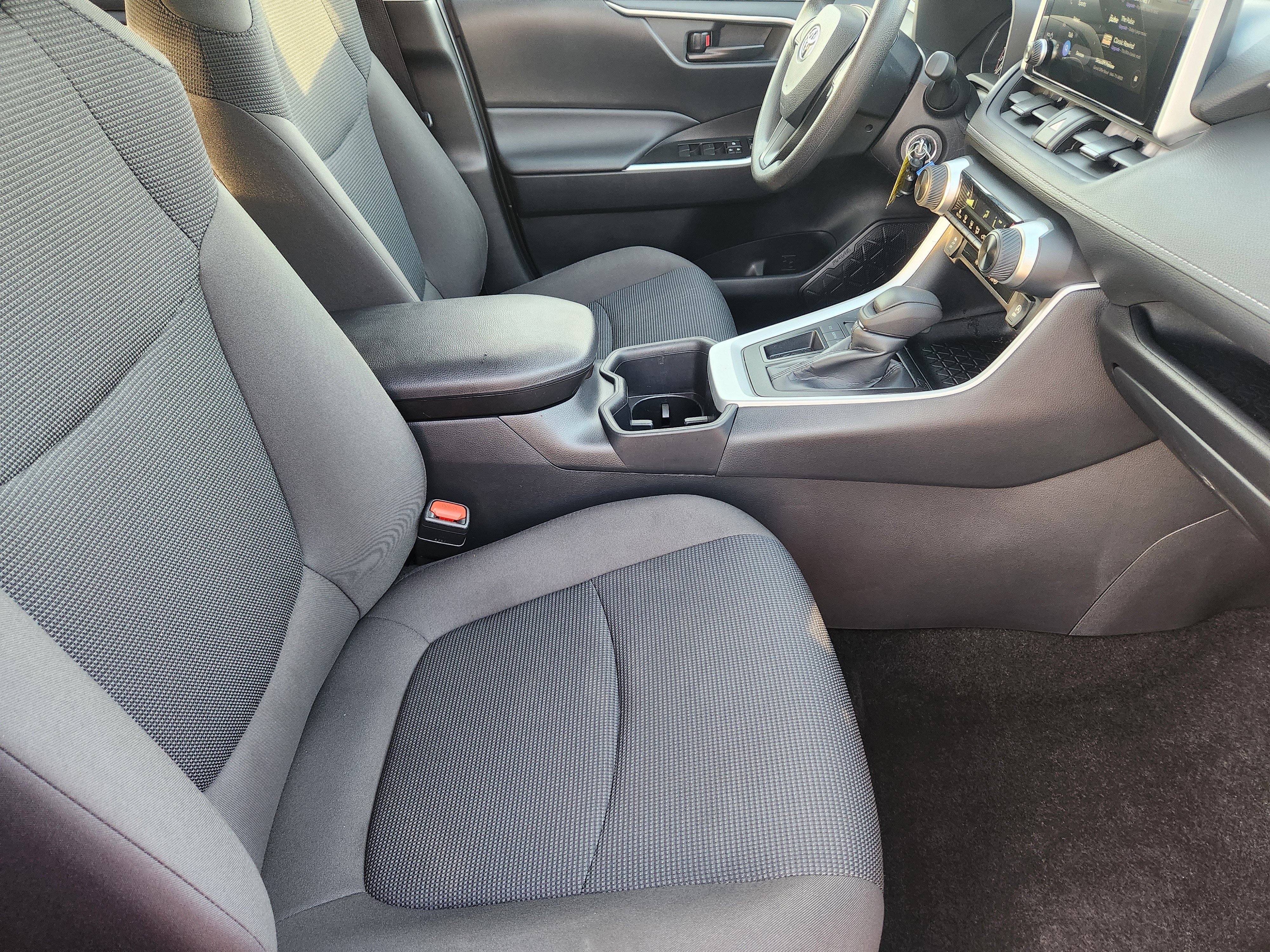 Used 2025 Toyota RAV4 LE image 10