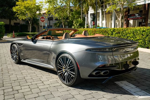 Used 2023 Aston Martin DBS Volante image 19