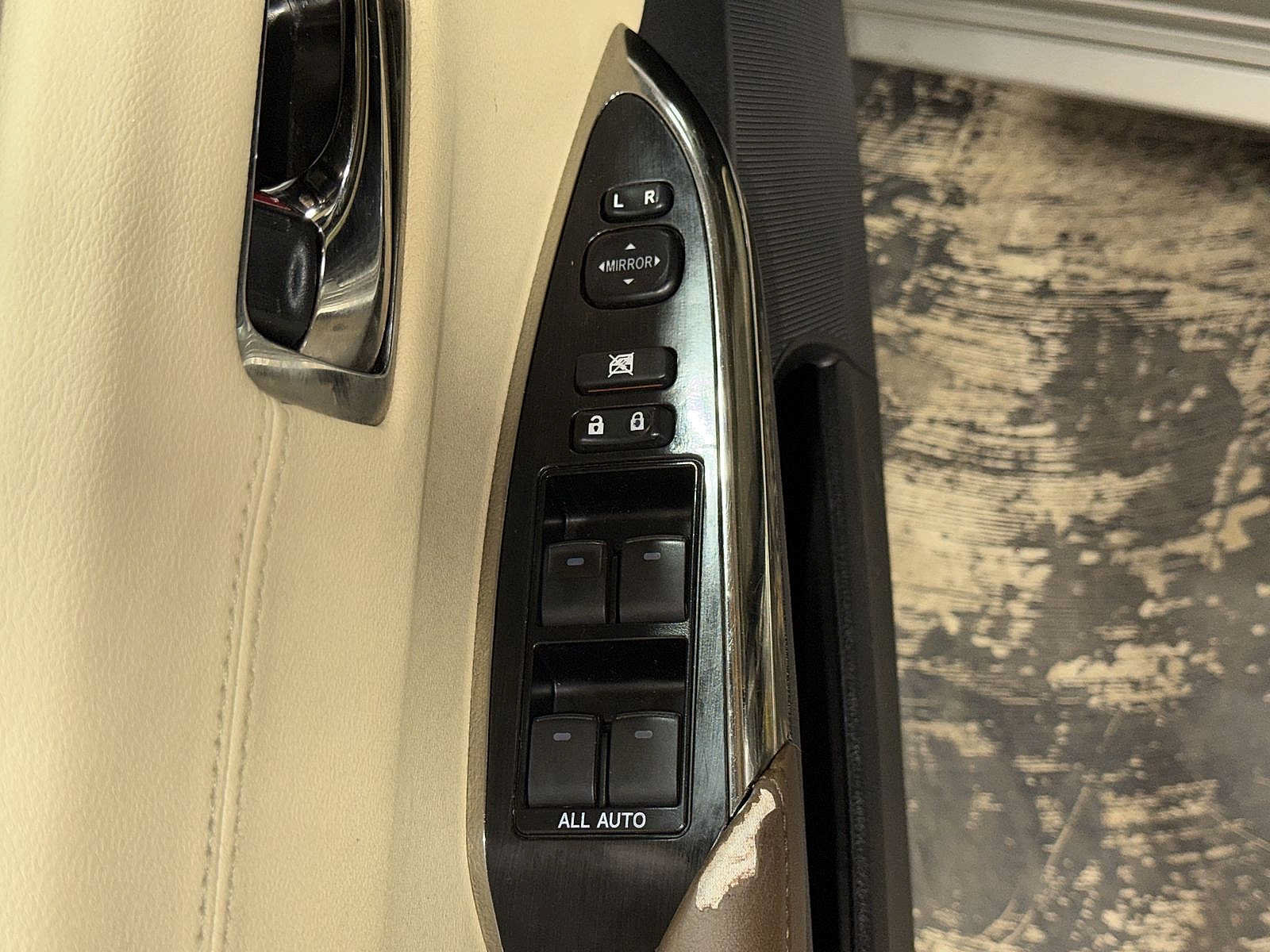 Used 2016 Toyota Avalon XLE w/ Protection Package FWD image 21