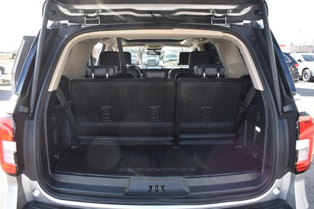 Used 2023 Ford Expedition XLT image 18