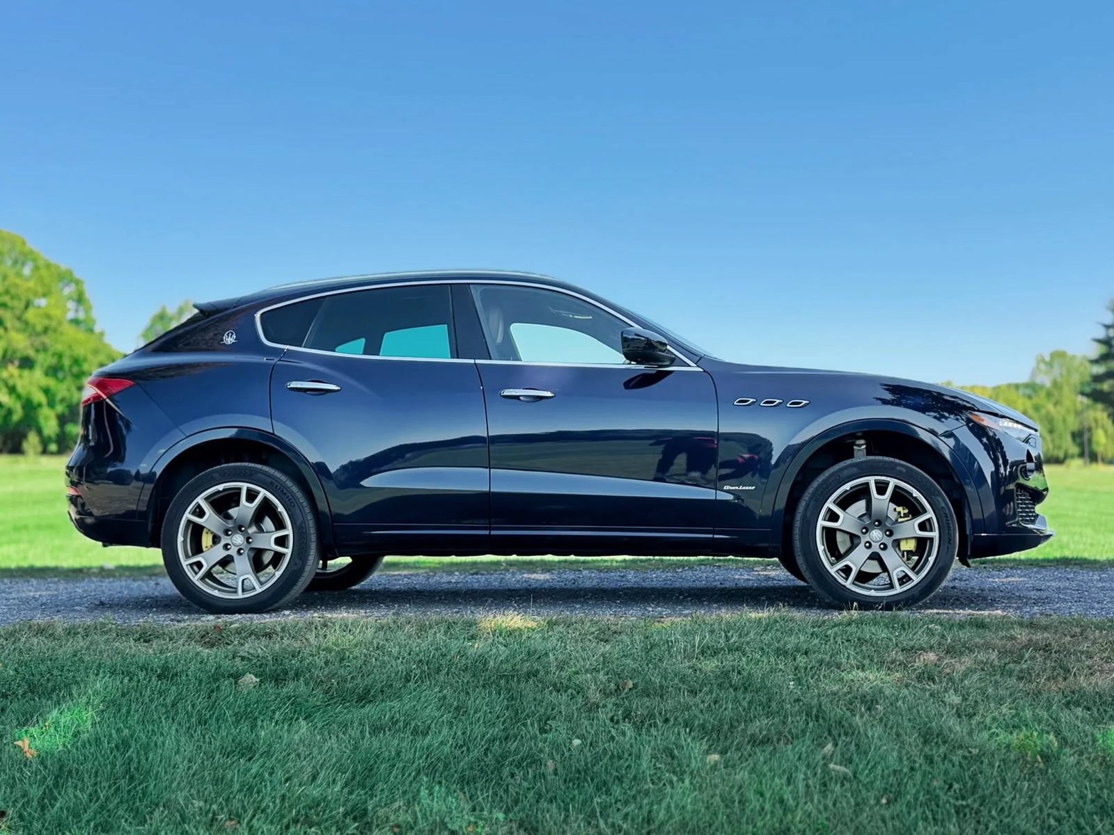 Used 2018 Maserati Levante GranLusso AWD/4WD image 18