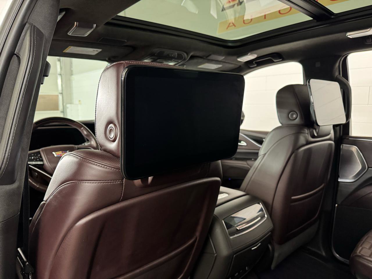 Used 2023 Cadillac Escalade Sport Platinum AWD/4WD image 38