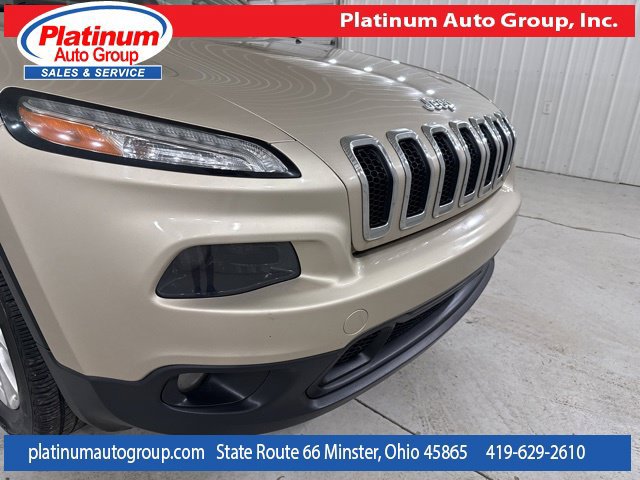 Used 2015 Jeep Cherokee Latitude w/ Comfort/Convenience Group AWD/4WD image 46