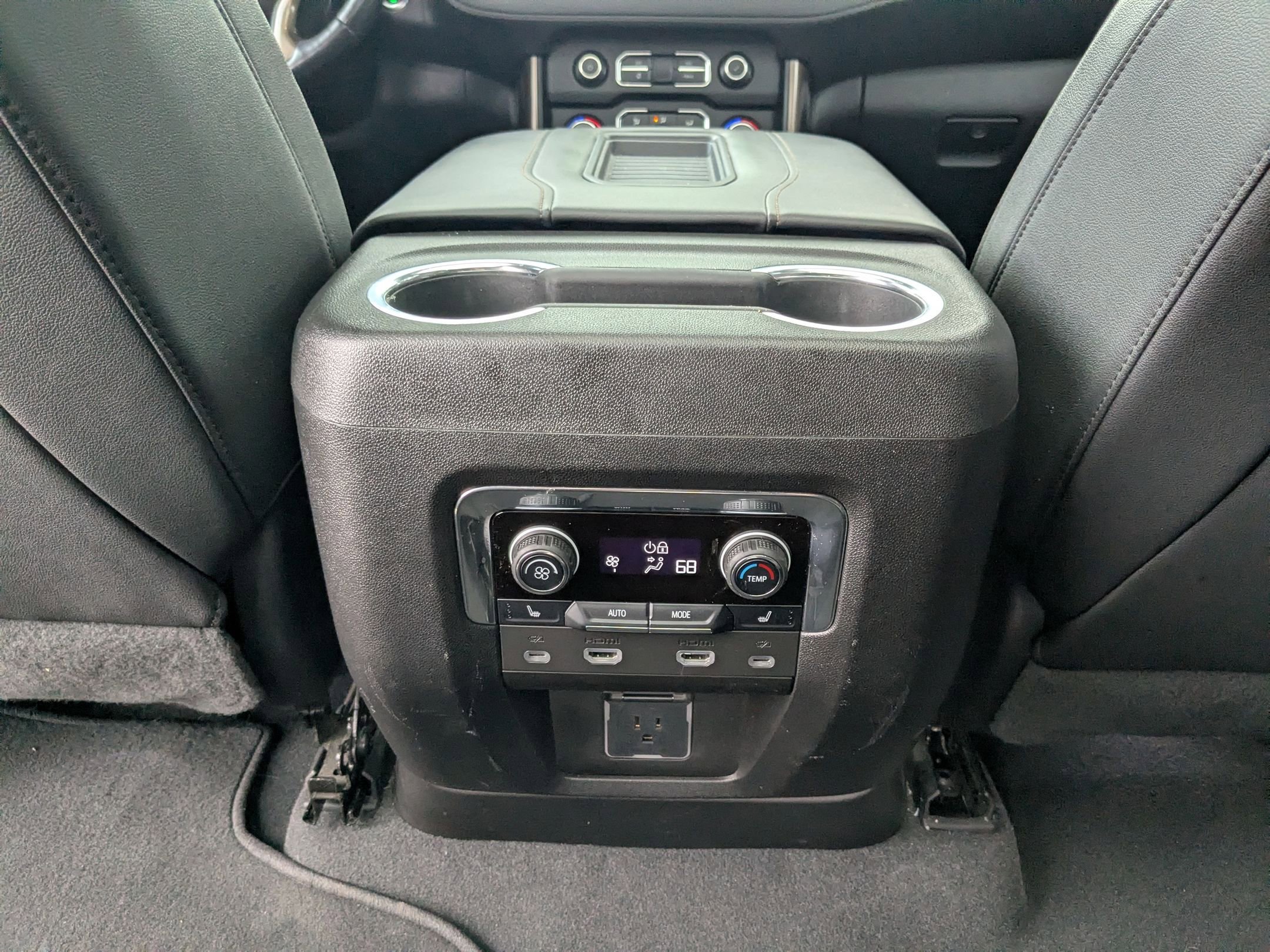 Used 2023 Chevrolet Suburban High Country w/ Advanced Technology Package image 25