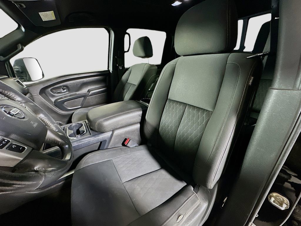 Used 2018 Nissan Titan SV w/ SV Convenience Package AWD/4WD image 20
