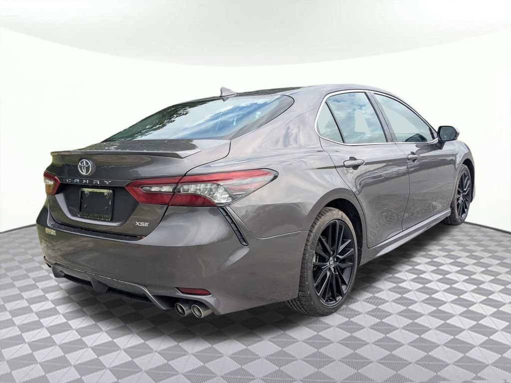 Used 2024 Toyota Camry XSE FWD image 3