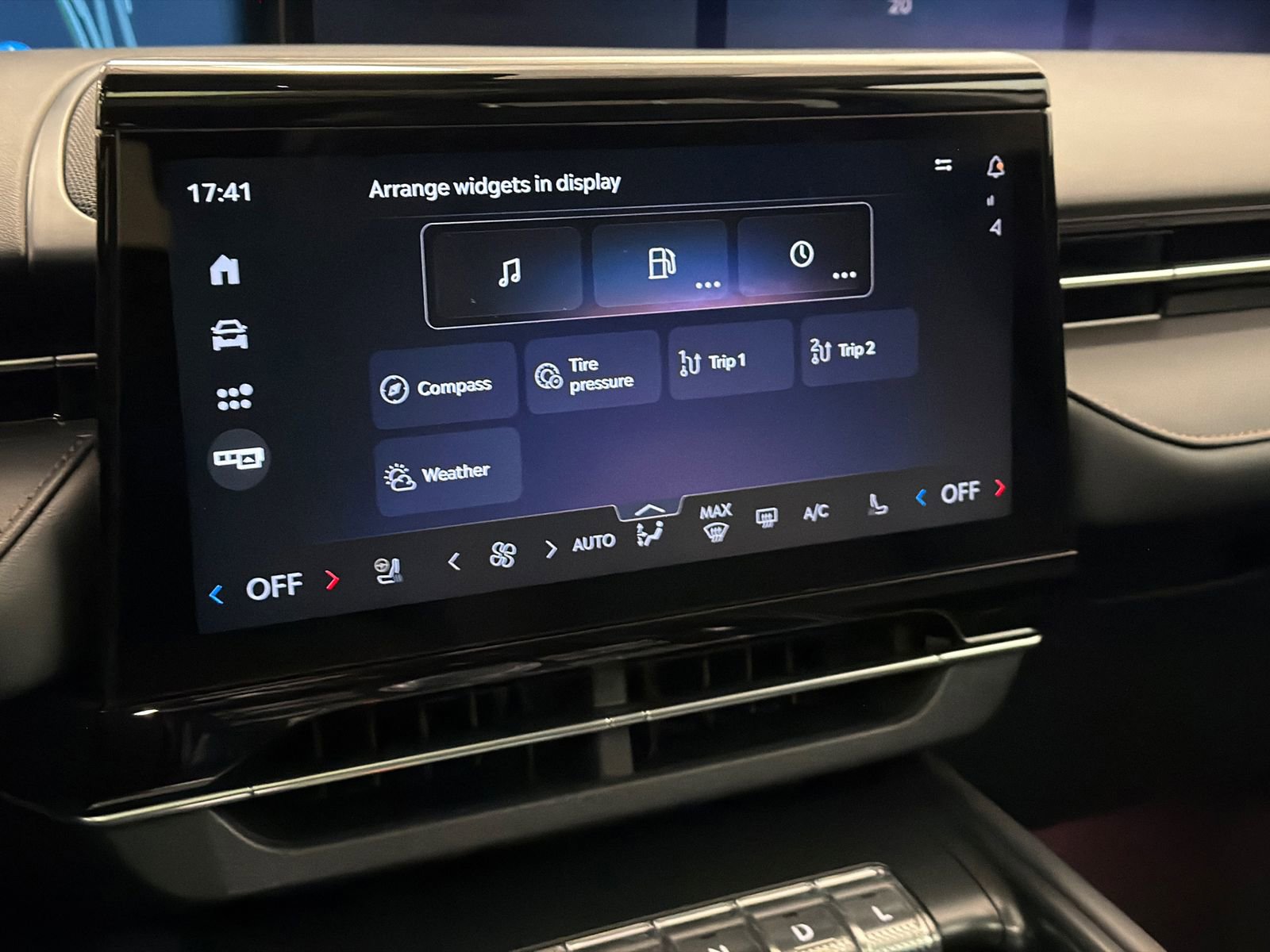 New 2026 Lincoln Nautilus Premier w/ Equipment Group 102A image 28