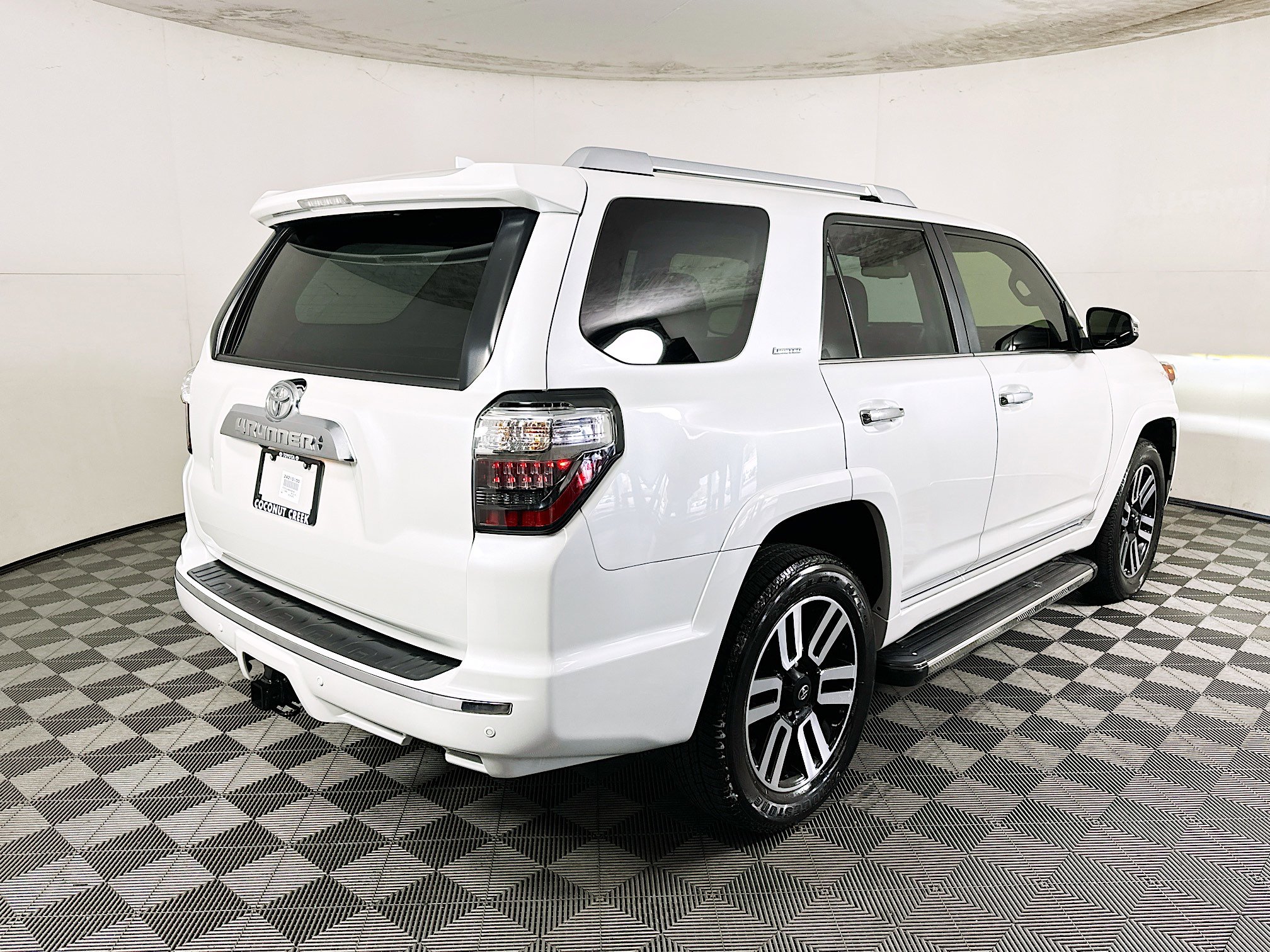 Used 2024 Toyota 4Runner Limited image 3