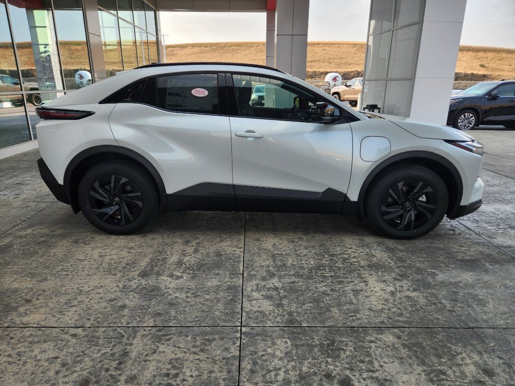 New 2026 Toyota C-HR AWD/4WD image 3