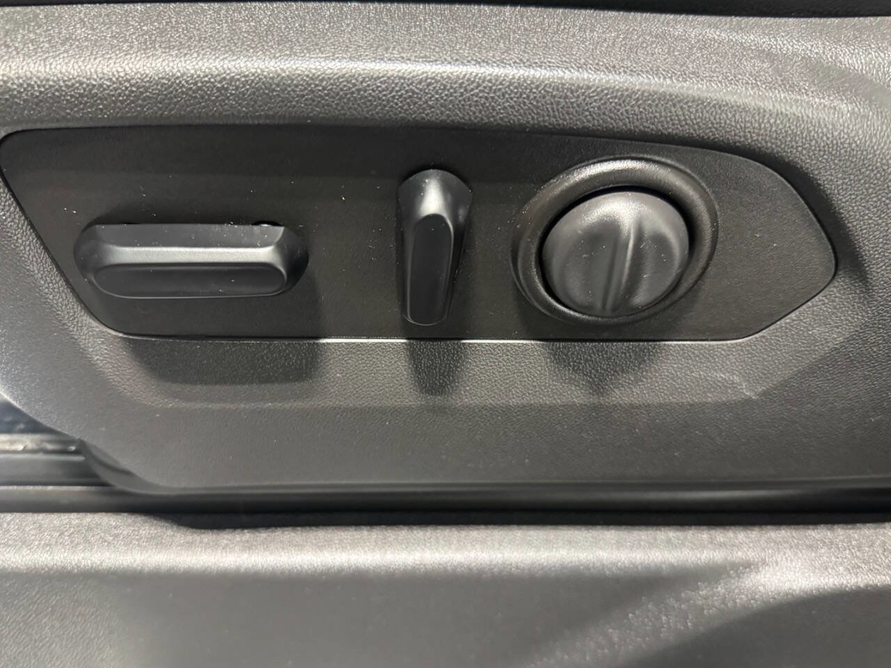 Used 2019 Chevrolet Silverado 1500 RST image 17